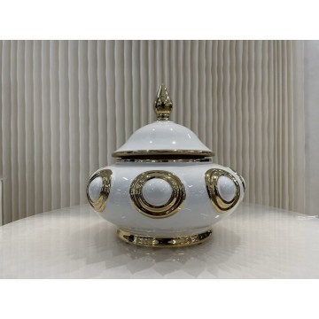 Decoratieve druppelvormige pot met deksel keramiek wit goud   kopie