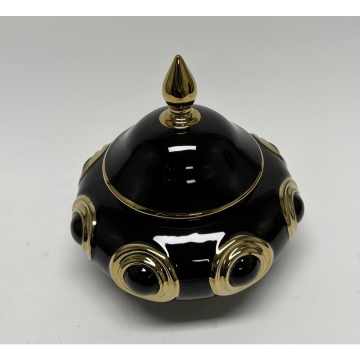 Zwarte pot met goud 2